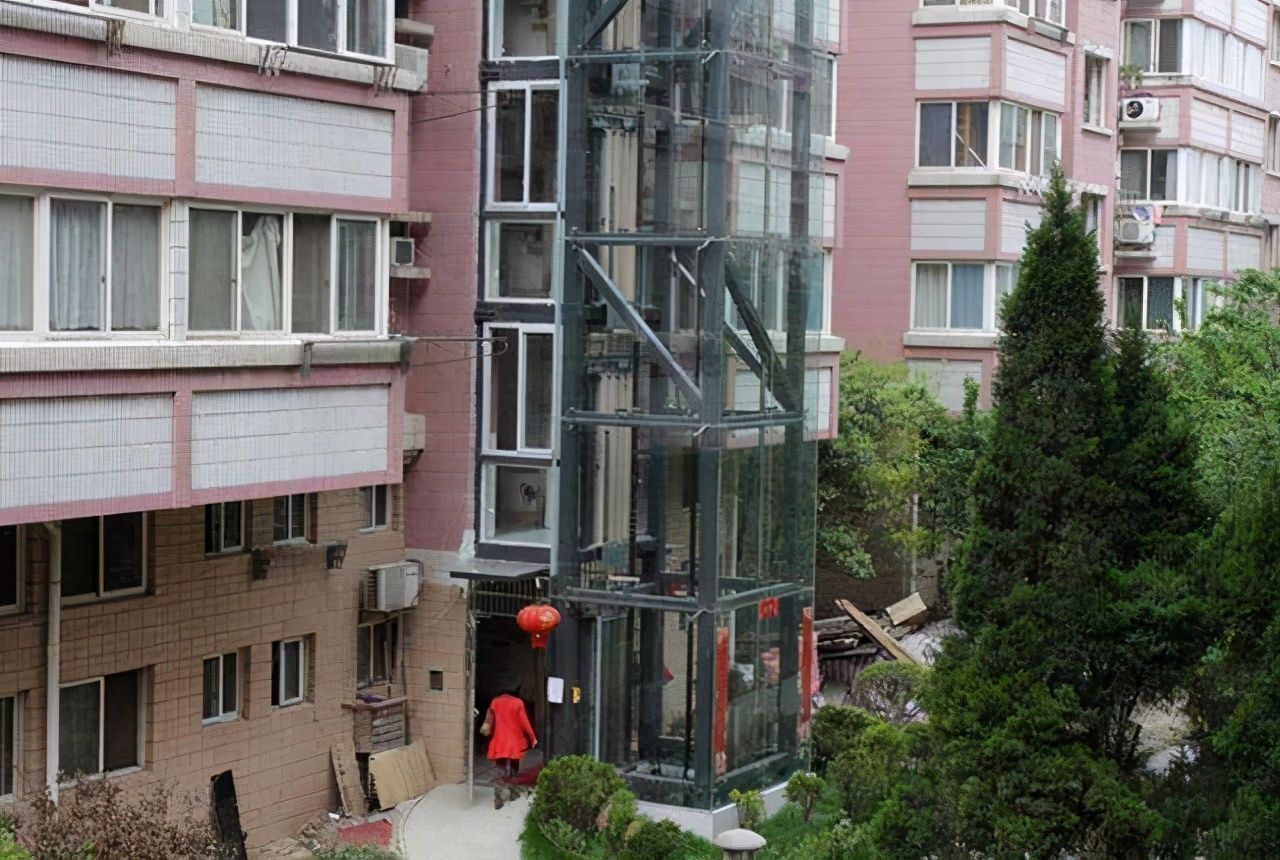 容易事|老楼加装电梯不是容易事,别总怪一楼住户,真正症结很多人想不到
