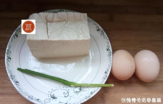 豆腐片|豆腐别总炒着吃,教你一个简单又好吃的做法,第一次做大家抢着吃