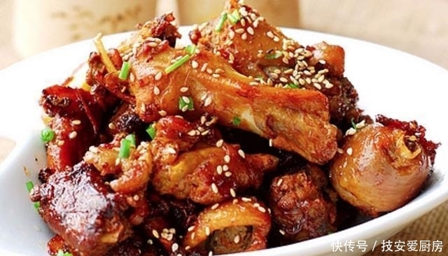 美食推荐:干煸鸡,香菜拌豆腐,腊味合蒸,椒香秋葵