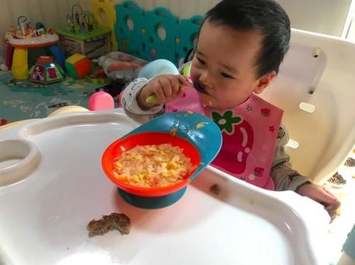 宝爸宝妈|宝宝自主进食后,这些餐具不要买