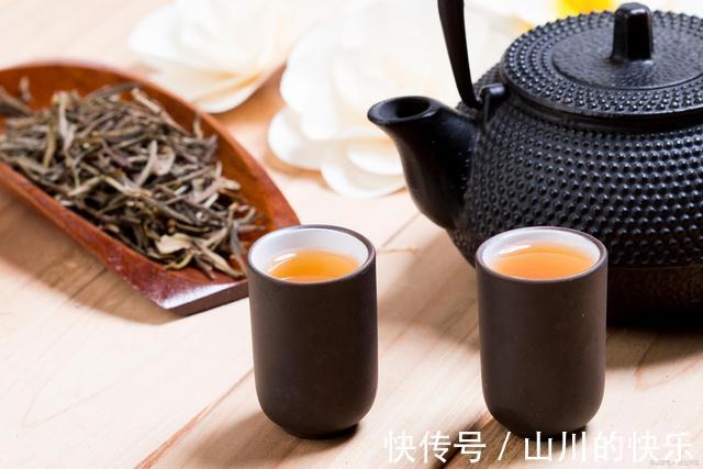 菊花茶|秋天还在乱喝茶?秋季喝什么茶最好?不妨听听医生怎么说