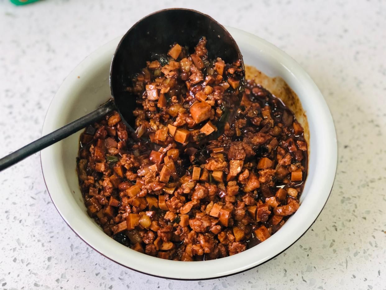 炸酱面|做炸酱面，豆瓣酱、甜面酱选哪个？很多人做错，难怪炸酱吃着不香