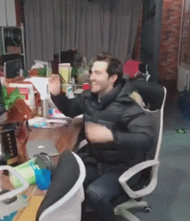 |搞笑GIF:这是谁家的闺女