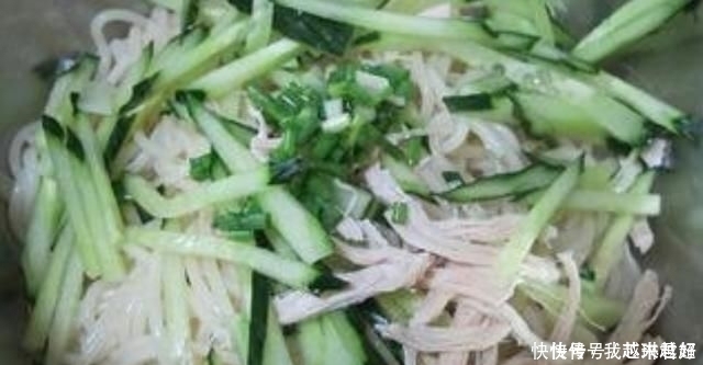 面条这样做,两碗没吃够,做法简单,大人小孩都爱吃!