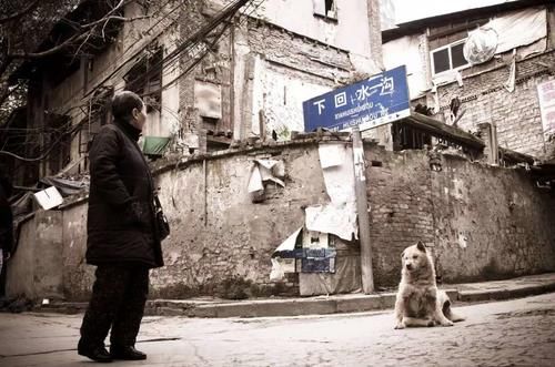 承载着老重庆记忆的十八梯，阔别5年即将重现，提前打卡感叹壮观