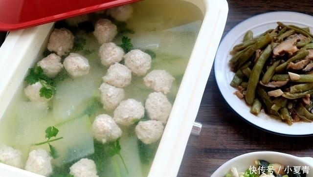 家常|一家四口的家常晚餐，妈妈亲手做的四菜一汤，用时不多，简单美味