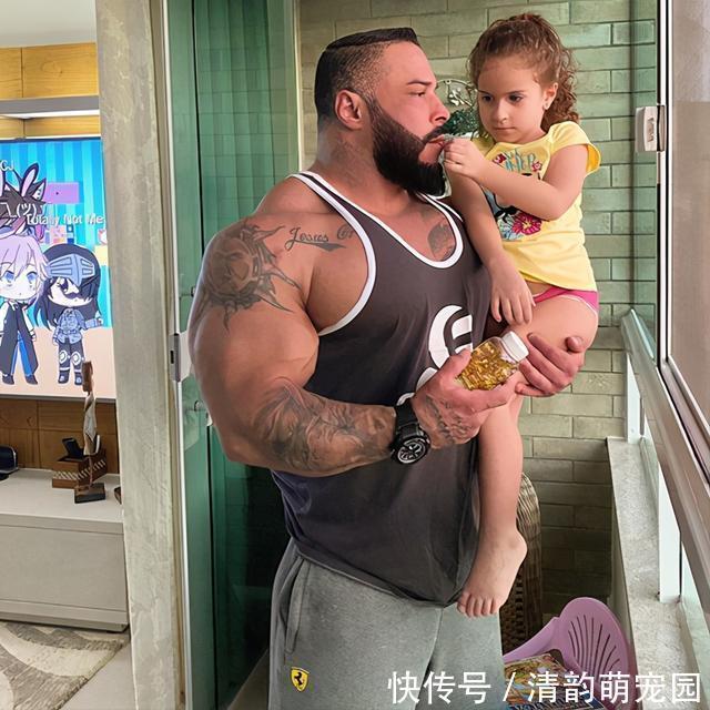 体脂|巴西肌肉奶爸,体重130公斤,夸张的身材就像漫画里的人物一样