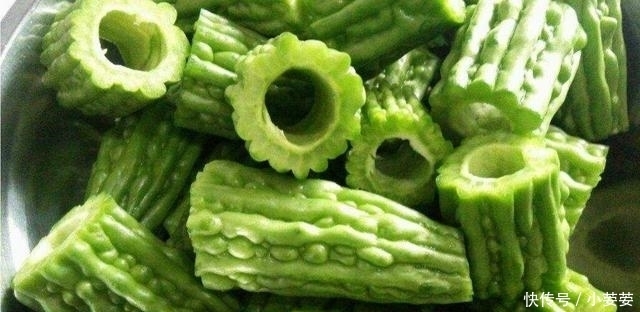 苦瓜5种最好吃的做法,每种都简单美味,看看你喜欢吃哪种?