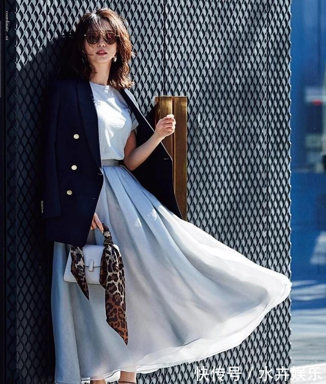 丝巾 丝巾才是提升优雅气质的法宝,日系穿搭教你多种系法,每种都心动