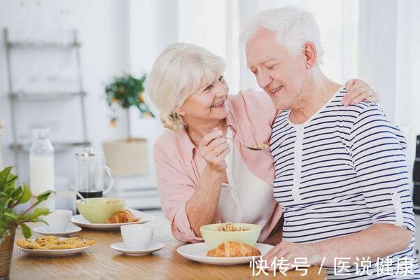 火锅|病从口入,不想身体出现异常,餐桌上这5种食物,尽量少吃