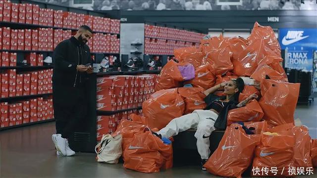 公鸭和Nike合作系列被喷没意思,还是他自己的收藏更狠