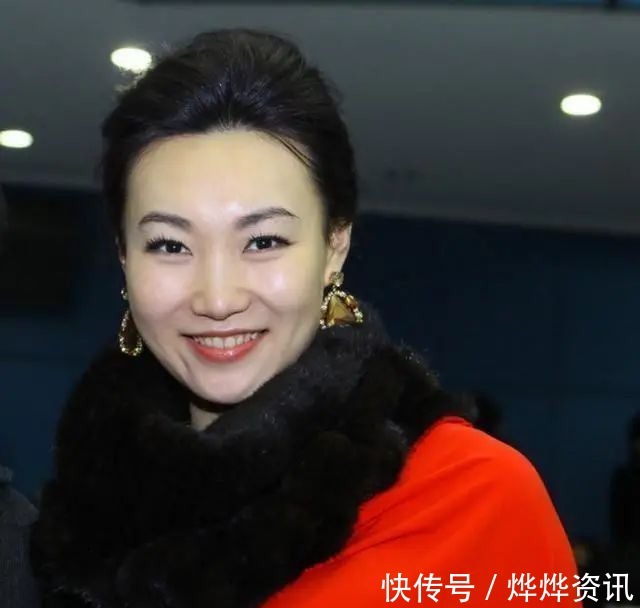 李梓萌!央视才女李梓萌练得一手好书法,专家也认可:字如其人,耐看!