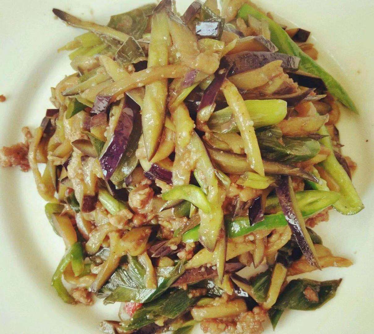 你还在做红烧茄子换成“如此”炒，味道不比红烧茄子的差
