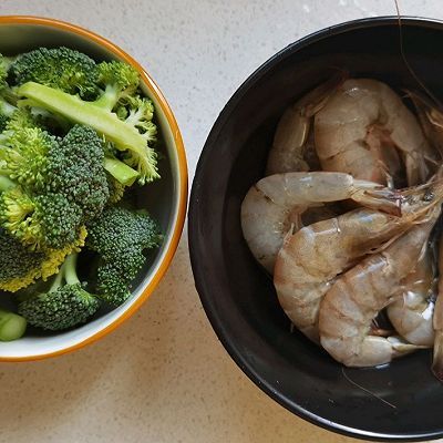 虾仁|虾仁炒西兰花