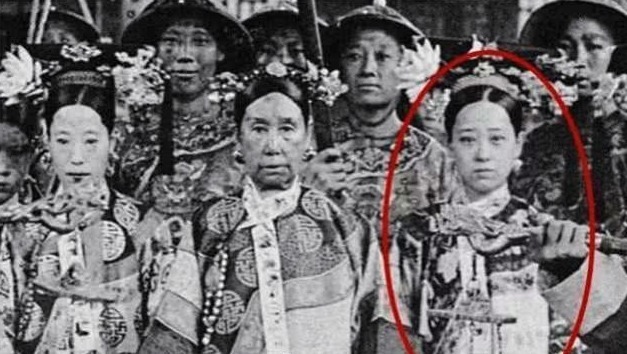 耽误|晚清第一美人有多美?黑白照也无法掩盖美貌,却被慈禧耽误了一生