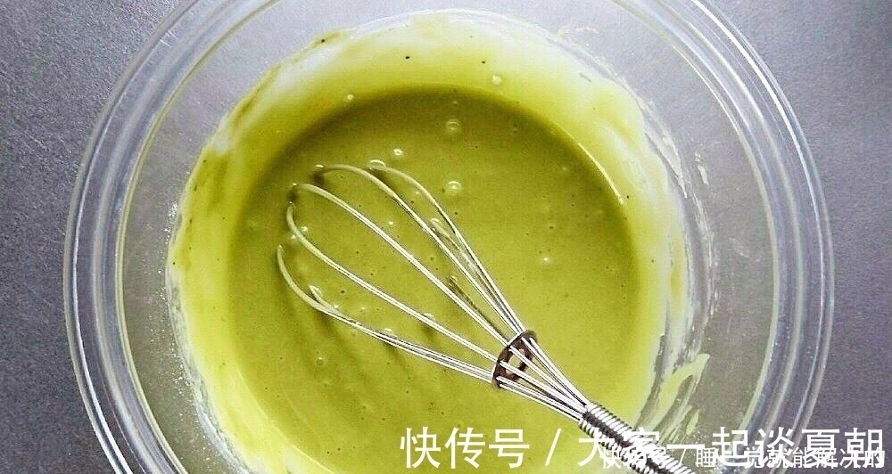 烙了个快手千层饼,细节发朋友圈后火了,网友:好方法!第一次见