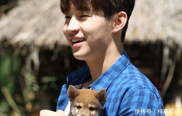 张艺兴 刘宪华刚回国,就传出张艺兴可能退出《向往》,疑似腰伤复发