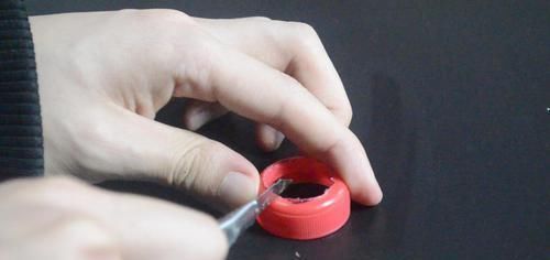 电饭煲|吸盘挂钩上粘个瓶盖真厉害, 一年能省下不少钱, 早点知道就好了