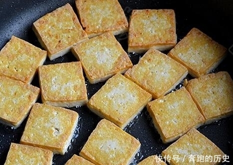 不用|豆腐这样做又鲜又香,只因加了这个调料,连鸡精都不用放