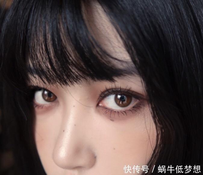 工装裤|又美又飒的“甜酷风”,学学Lisa这样穿,可盐可甜超有范