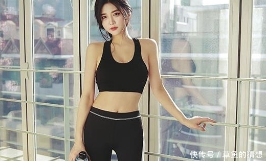 曼妙|街拍美女:阳光朝气的打底裤美女,曼妙身材,靓丽出众!