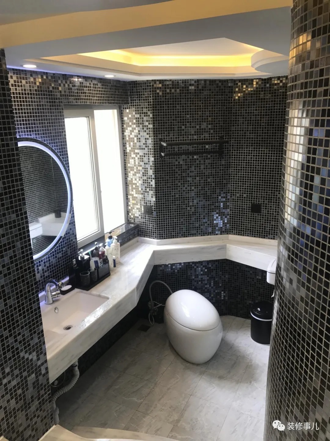 弧形|闺蜜婚房真个性,独单也有轻奢范儿,浴室双间设计你肯定没见过