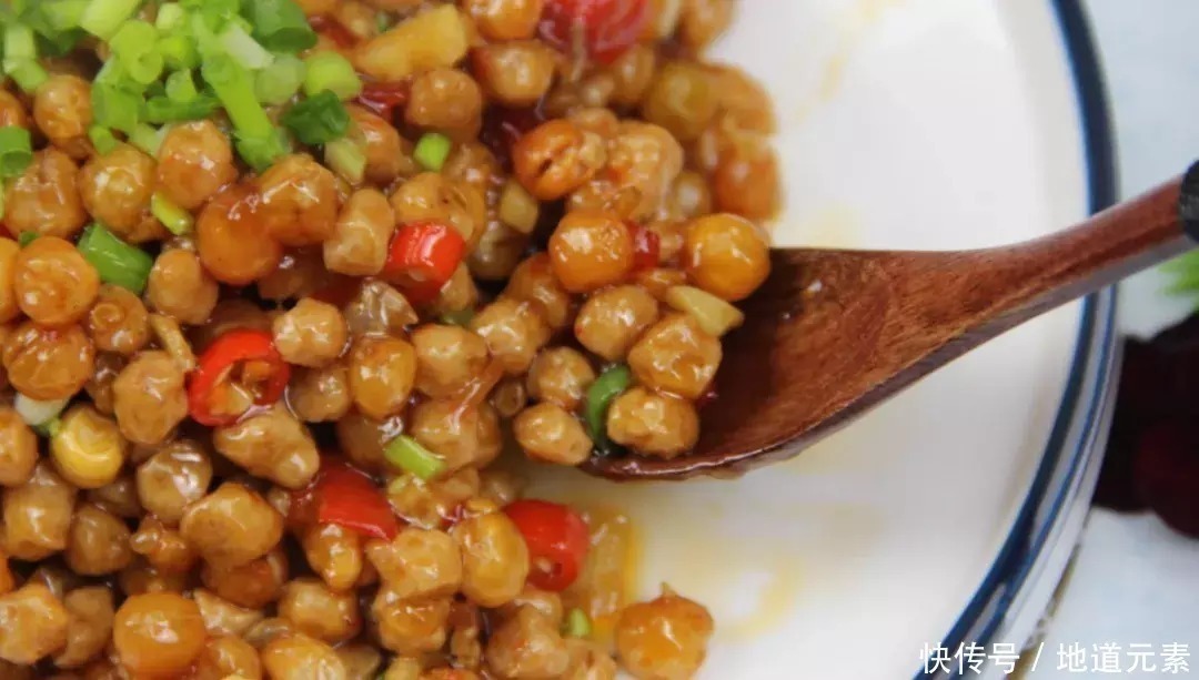 素燕窝|56岁日本主妇给丈夫做神级便当,连李小龙都不放过,网友:太创意