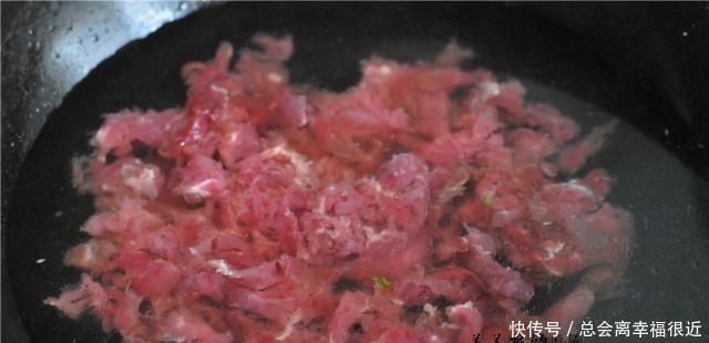 炒牛肉,先用“它”泡一泡,随你怎么炒都不老,很多人还不知道!