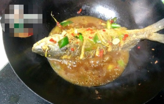 这鱼多吃,肉厚刺少,鲜美细嫩