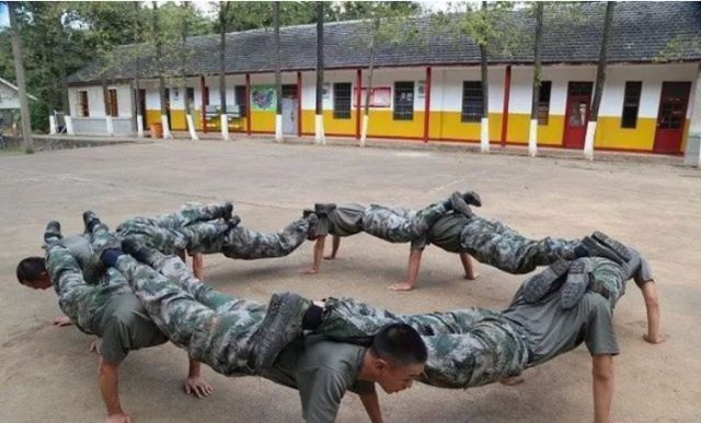 士兵|部队中,士兵做多少个俯卧撑才算及格?此记录至今无人能破