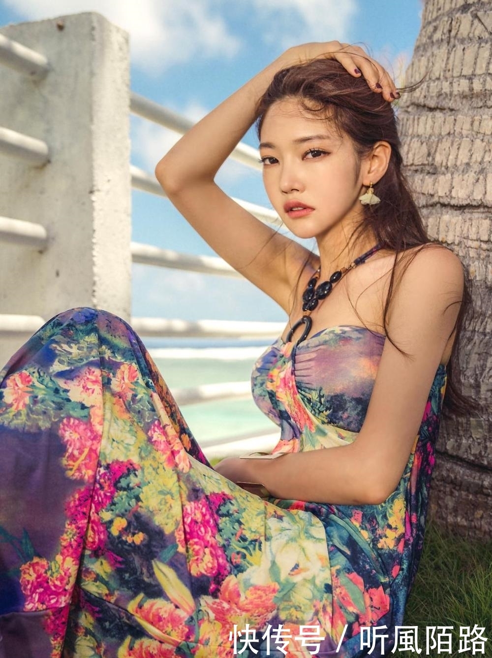 沉浸花海连衣裙,如此浪漫的女人味,等你来追寻