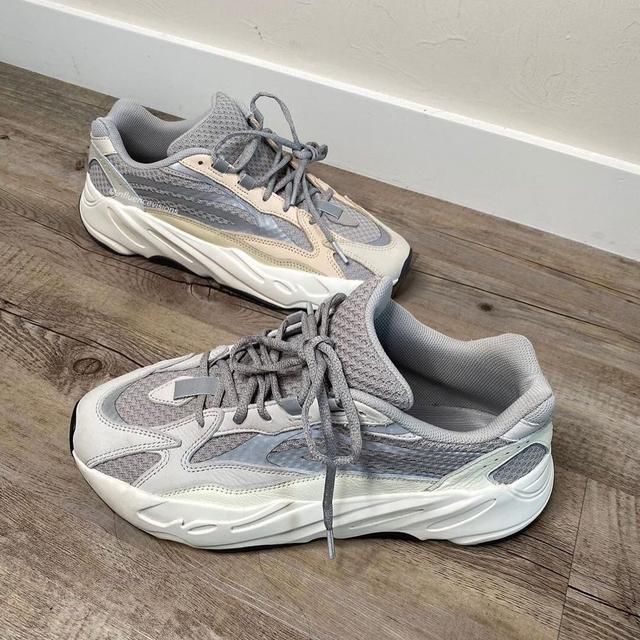 买到省几千!奶油Yeezy 700 V2拼手速预约马上开启