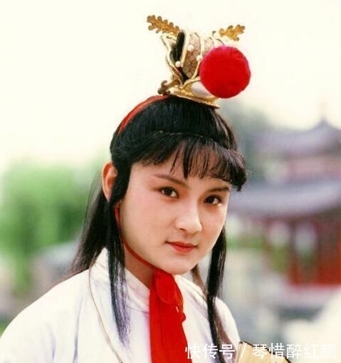 白玛瑙$宝玉给探春送东西的玛瑙碟子,袭人为什么坚持要回来?她有大用途