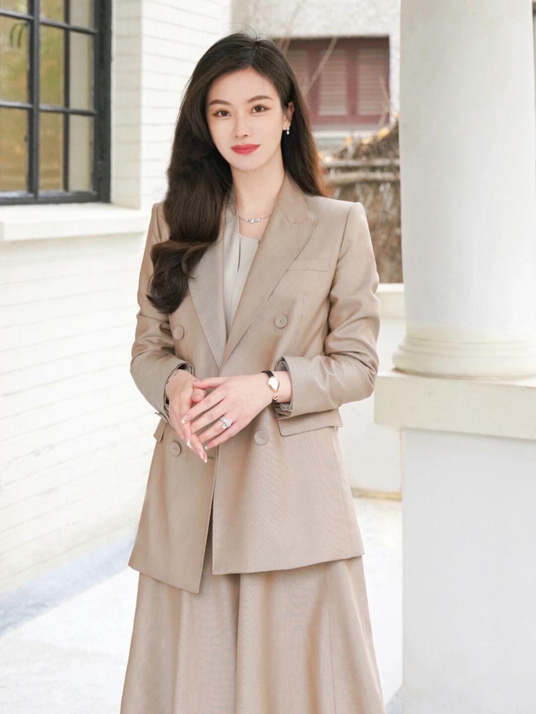 西装|职场穿搭没头绪?试试这些干练大气的“西装”,普通人也能驾驭