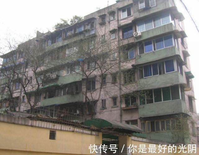 售楼人员|为什么有钱人从不买二手房一听售楼人员的话,才知我家没买对