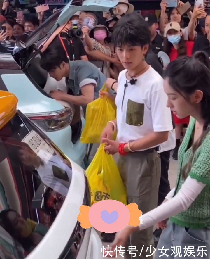 生圖美|網(wǎng)友圍觀中餐廳5嘉賓采購，相機(jī)下的周也又白又瘦，生圖美翻了