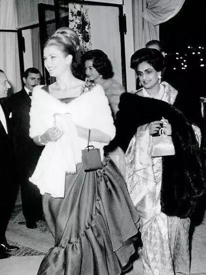 拍手|九大传奇珠宝之一,稳居拍卖榜首,收藏者的经历更是令人拍手称奇