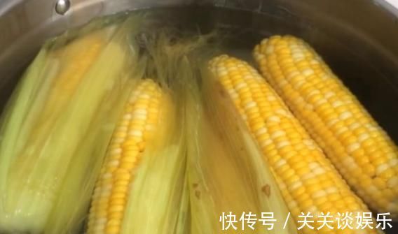 男女|煮完玉米的水,一滴也别倒,能解决众多男女的烦恼,早学不吃亏