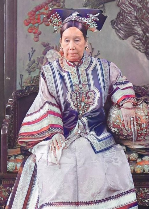 慈禧|慈禧唯一一次回娘家，毫无威严，嘘寒问暖，离家时含泪充满不舍