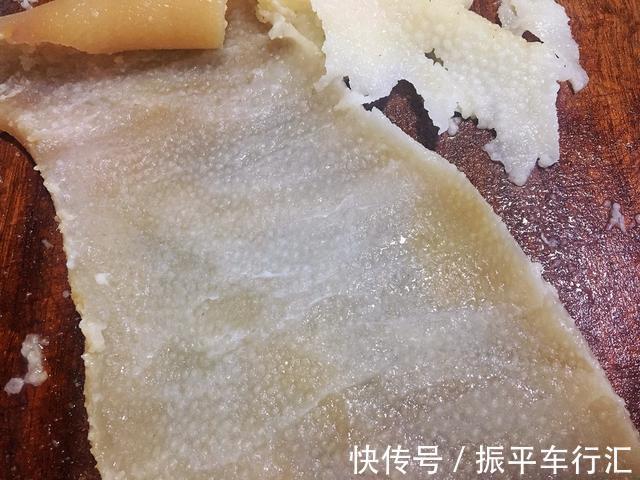 女人|女人要常吃猪皮，滋补又养颜，烤着吃，一口一个好吃到停不下来了