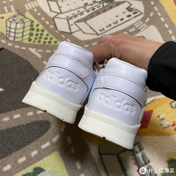 rain 我的第N双鞋 篇一百二十五：重回90年代，复古百搭小白鞋adidas A.R. TRAINER