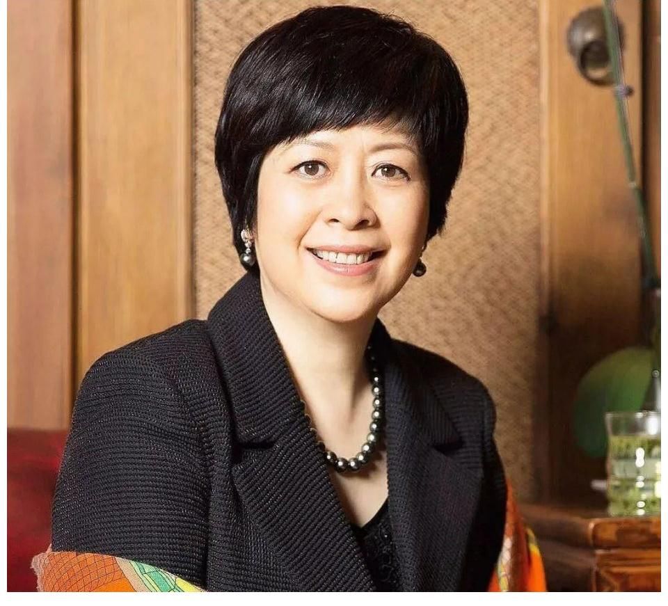 嘉行|85花的强大闺蜜:赵丽颖有贵人保驾护航,杨幂的经纪人带她发财