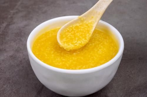 煮小米粥，不要直接加水煮，要想米粥香浓米油厚，就得牢记2窍门