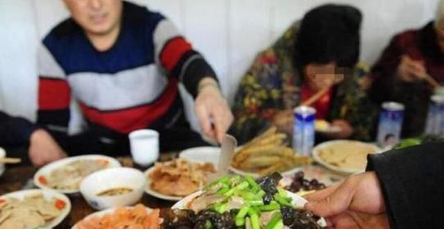 啃老族|啃老又出现“新花样”,老人有苦说不出,年轻子女却不以为然