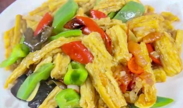  做出|大厨教你“红烧腐竹”，比肉还好吃，让你在家也能做出饭店的味道