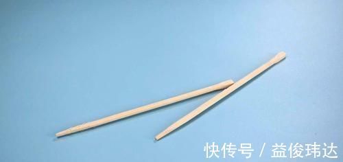 卫生间里放2根筷子，这个用途太聪明了，一年省下不少钱，学学吧