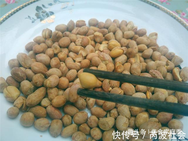 酒鬼|酒鬼爷爷吃了60年的花生米，不放一滴油，咸香焦脆，给牛肉都不换