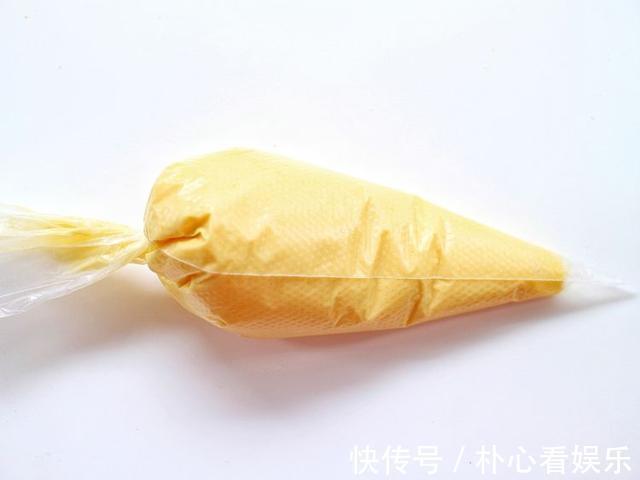 巧克力|冷热都好吃蛋糕，教你自制玛德琳蛋糕，简单易学还很特别