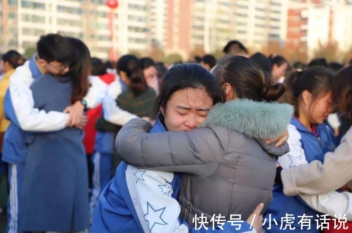 上有老下有小|一半以上的学生痛恨父母,是父母做得不好,还是孩子不理解家长?