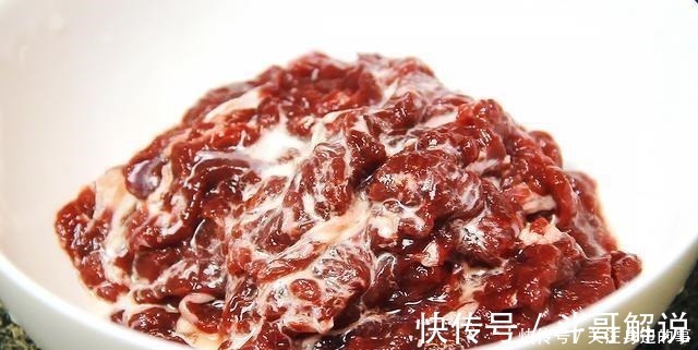 豆芽|牛肉想要嫩滑，千万不要直接下锅，多加一个步骤，嫩滑又入味